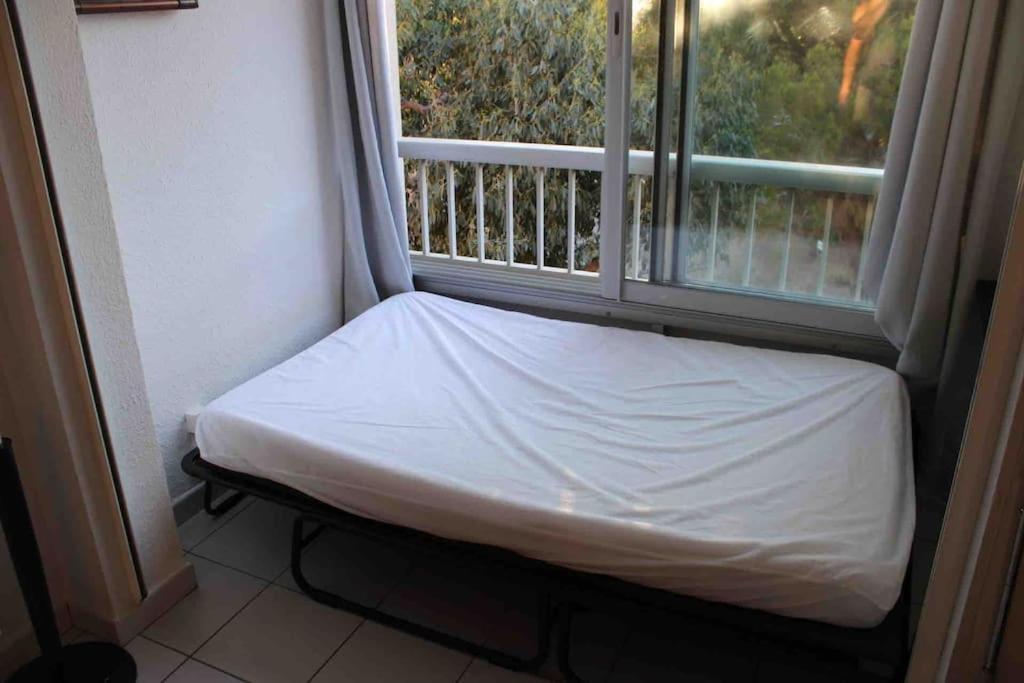 Studio L'Echappee Mandreenne Le Calme Entre Mer Et Foret Saint-Mandrier-sur-Mer Ngoại thất bức ảnh